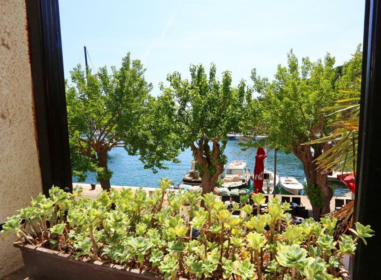 Wine Garden Rooms 斯克拉丁 外观 照片